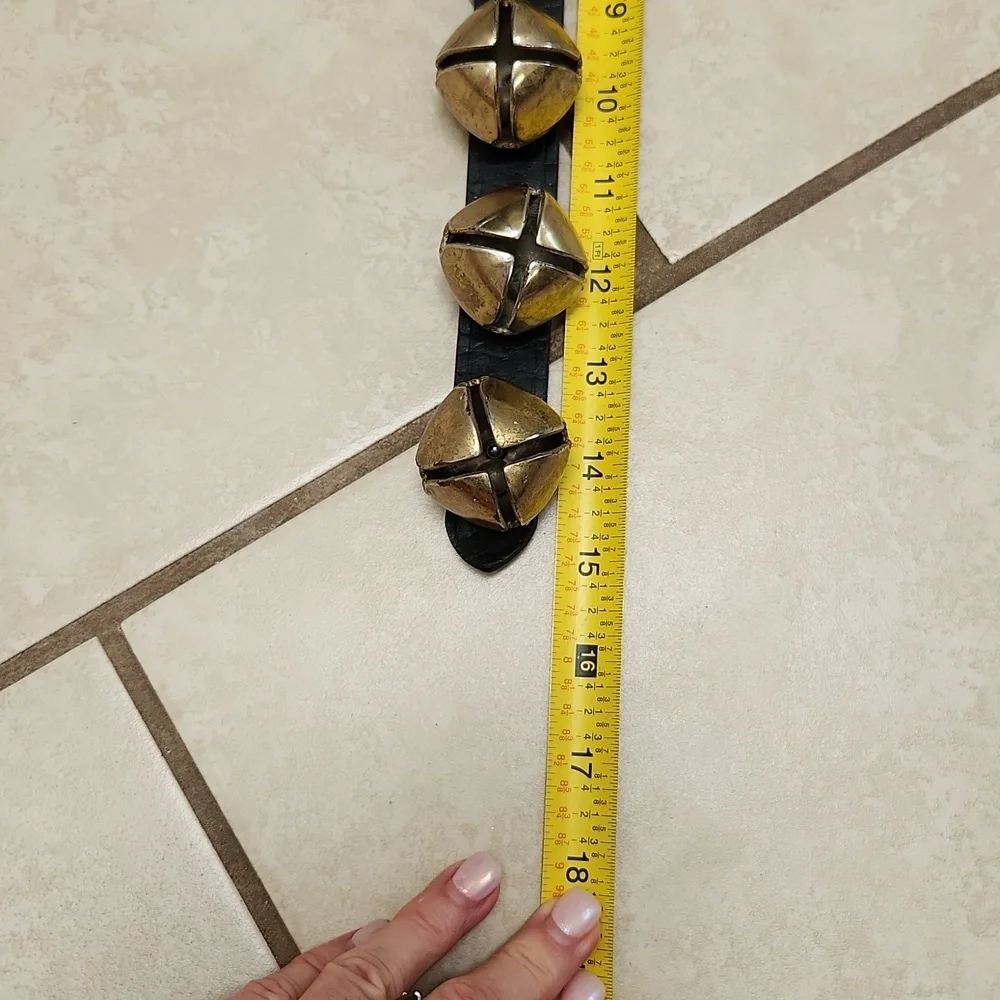 Weathered Brass Sleigh Bells - Picture 2 of 6
